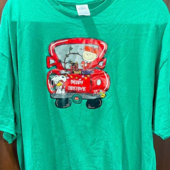 Tops - Christmas Snoopy T-Shirt
